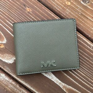 New Michael Kors Leather Wallet (Olive)